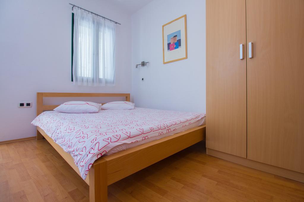 Apartments Petrinic Crnogaj Baška Exterior foto