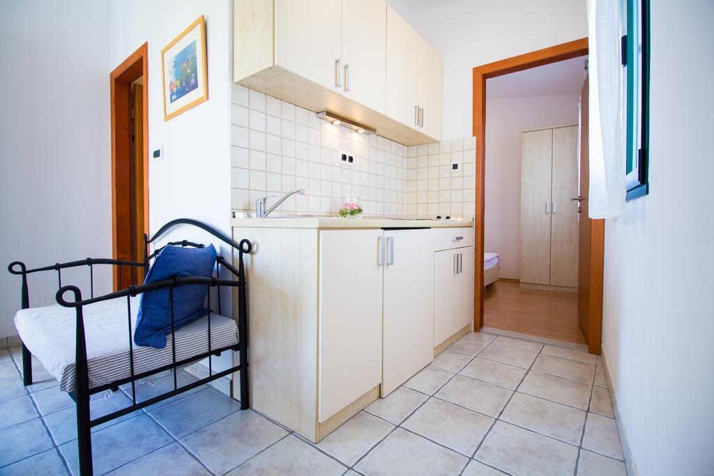 Apartments Petrinic Crnogaj Baška Exterior foto